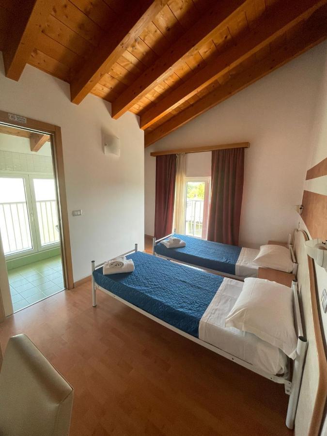 Vittoria Rooms Peschiera Peschiera del Garda Exterior photo