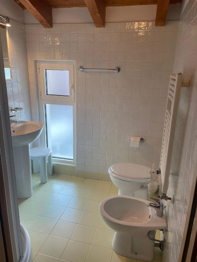 Vittoria Rooms Peschiera Peschiera del Garda Exterior photo