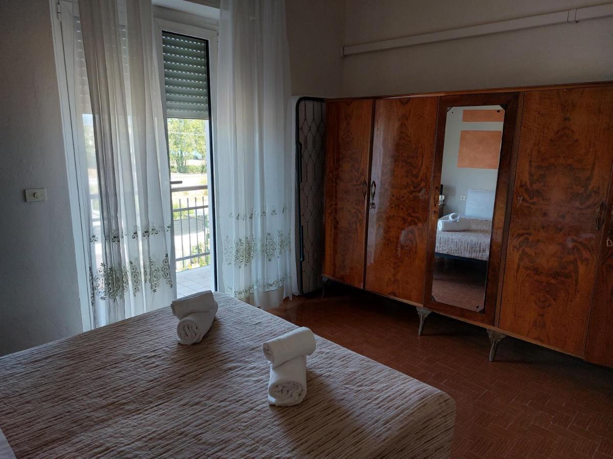 Vittoria Rooms Peschiera Peschiera del Garda Exterior photo