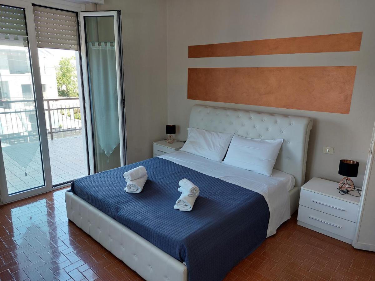 Vittoria Rooms Peschiera Peschiera del Garda Exterior photo